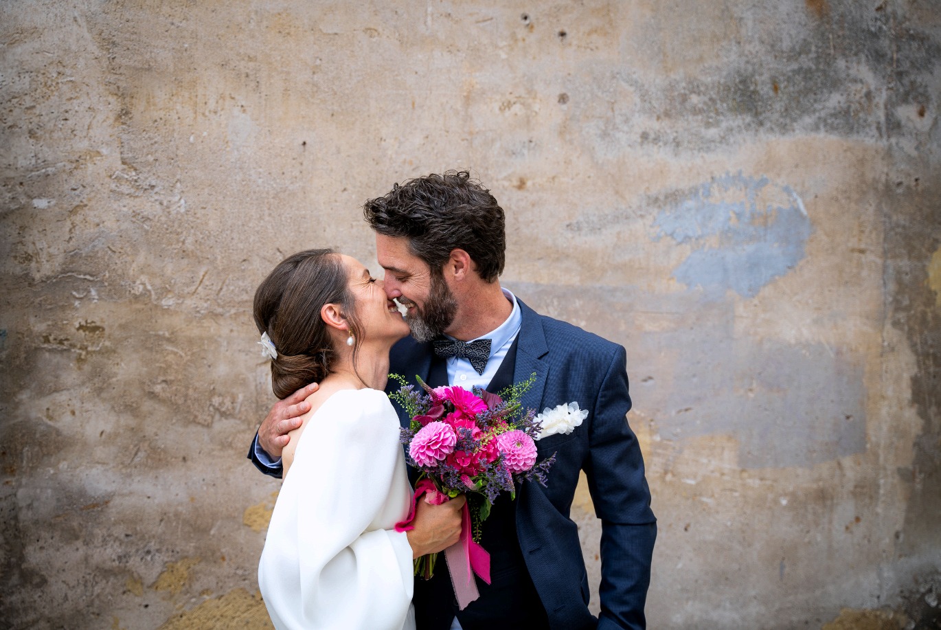Couple qui s'embrasse